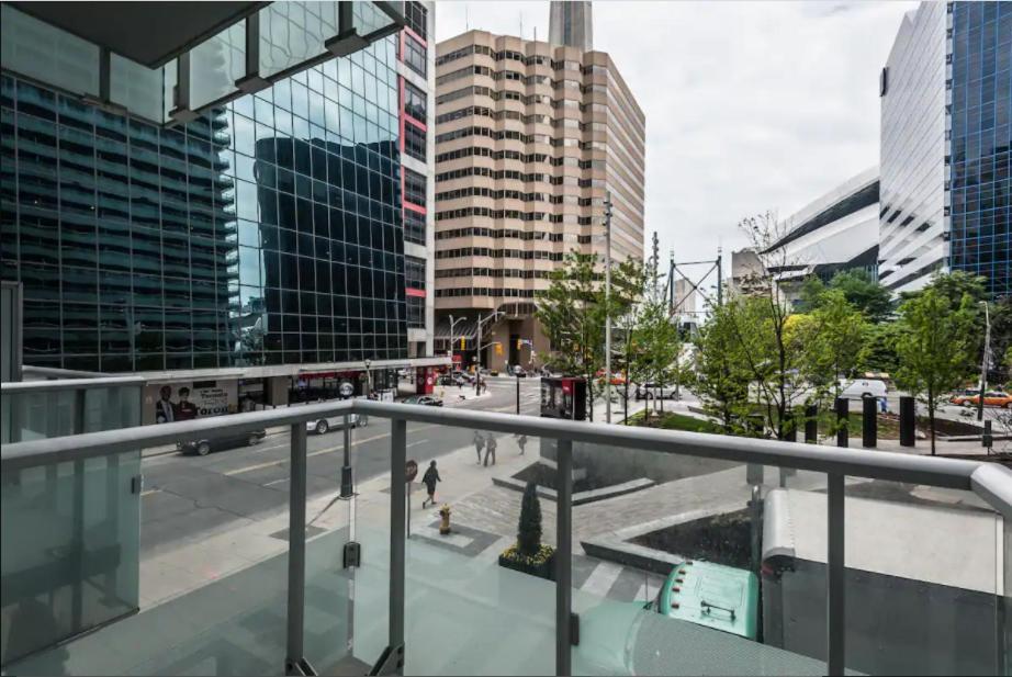 Skyline Suites - Walk To Mtcc, Acc, Rogers Centre & Entertainment District Toronto Zewnętrze zdjęcie